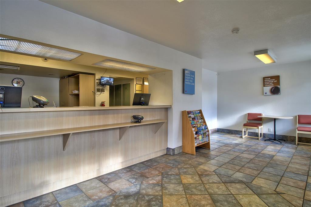 Budgetel Inn & Suites Yuma Beltér fotó