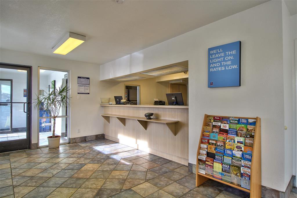 Budgetel Inn & Suites Yuma Beltér fotó